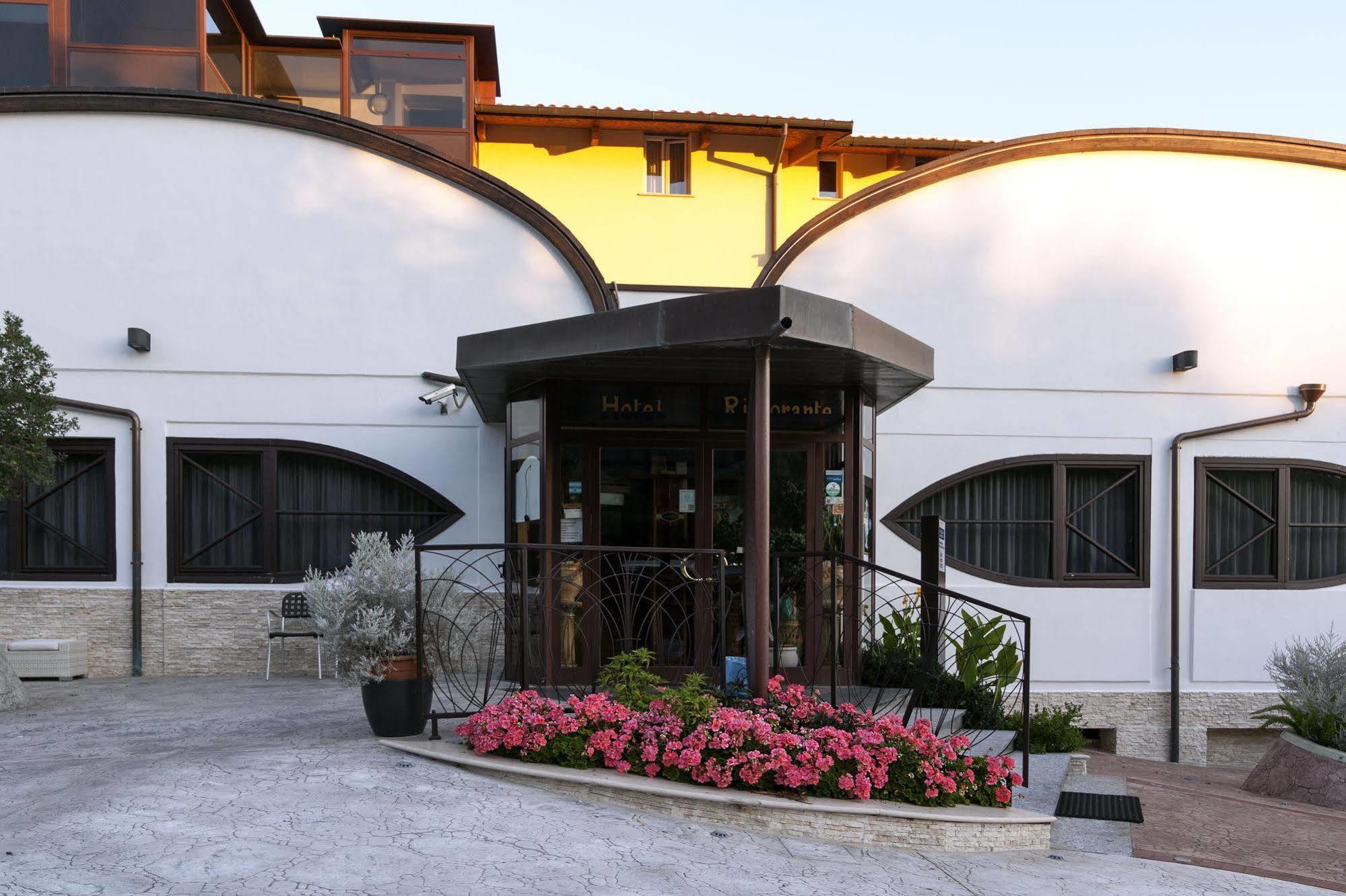 Casa Ferretti Di Ferretti Village Силви Марина Екстериор снимка