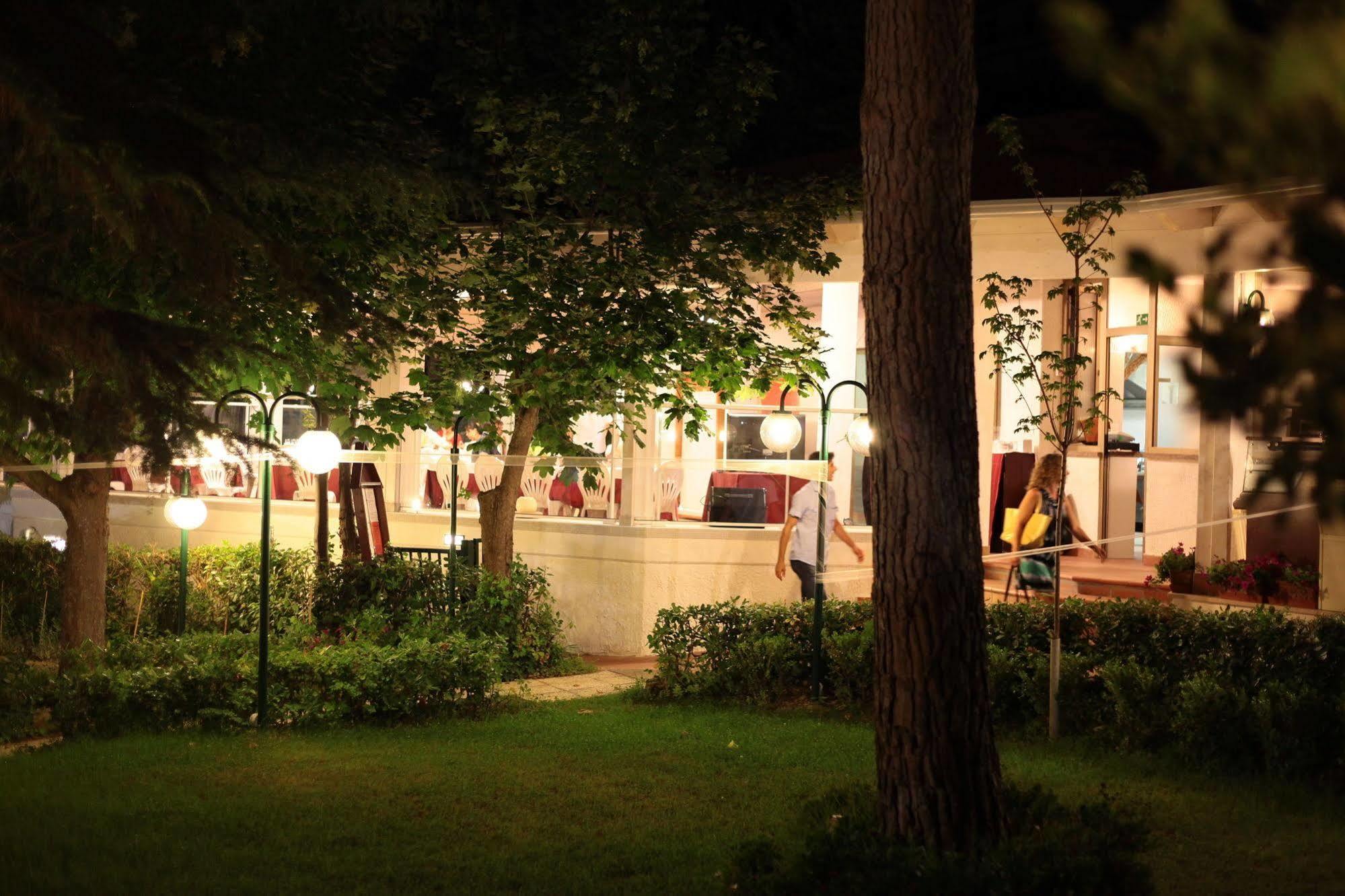 Casa Ferretti Di Ferretti Village Силви Марина Екстериор снимка